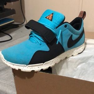 Nike ACG mens size 10